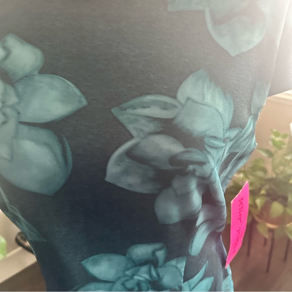 Betsey Johnson || floral cap sleeve sheath dress - Picture 3 of 8